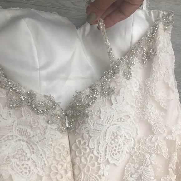 Wedding dress - Picture 3 of 10